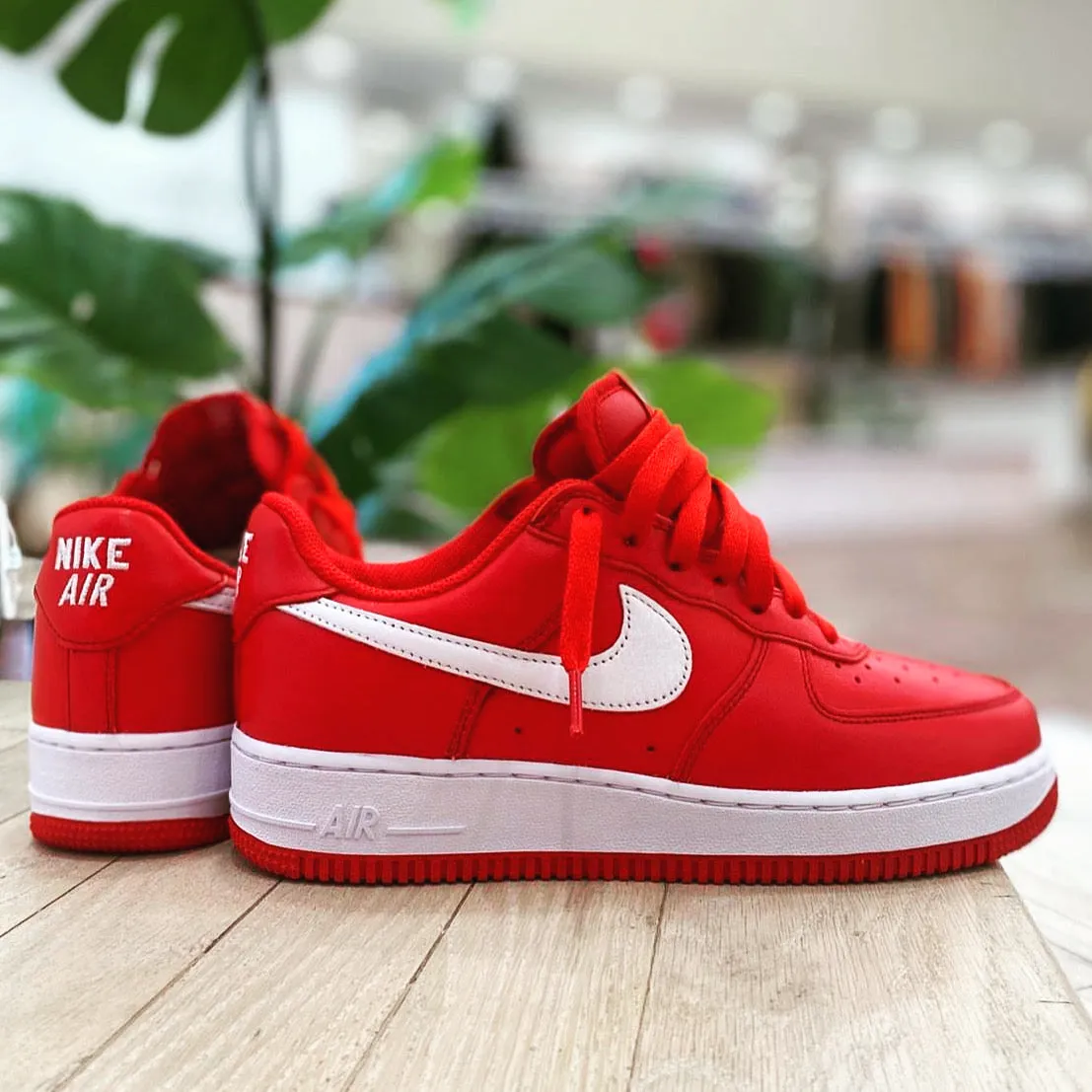 NIKE AIR FORCE 1 CHERRY