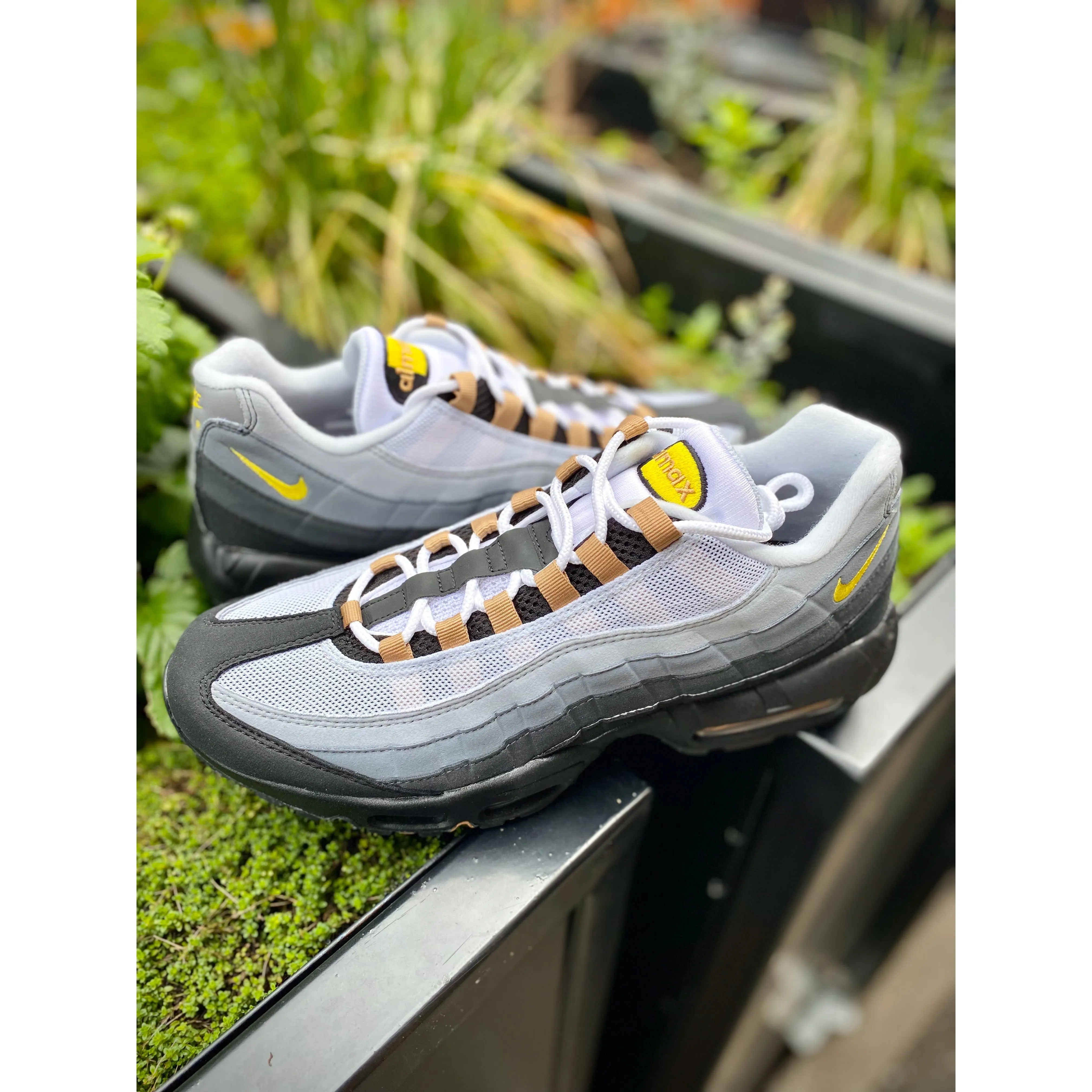 NIKE AIR MAX 95 OG YELLOW STRIKE