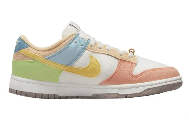 Nike Dunk Low WMNS Sun Club Sanded Gold